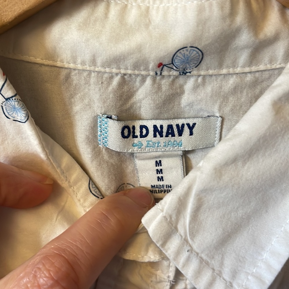 Old Navy vintage white bicycle print shirt blouse - Picture 2 of 8